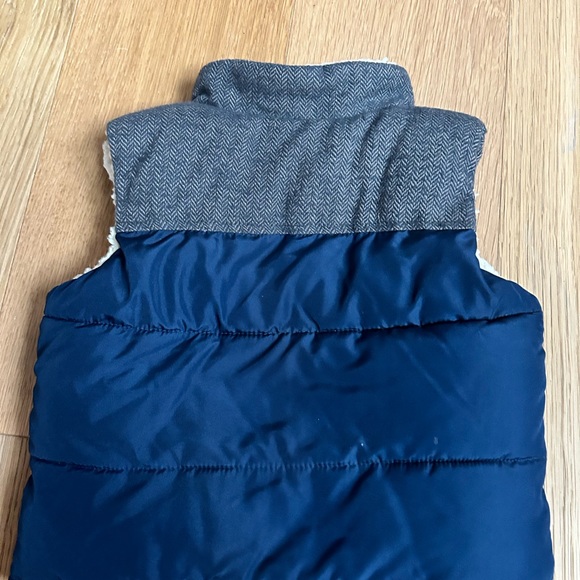 New Baby Gap Winter Vest - Picture 2 of 4